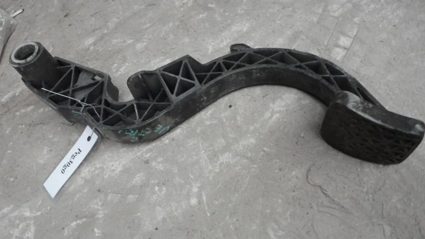 Педаль газа к Opel Signum 2003