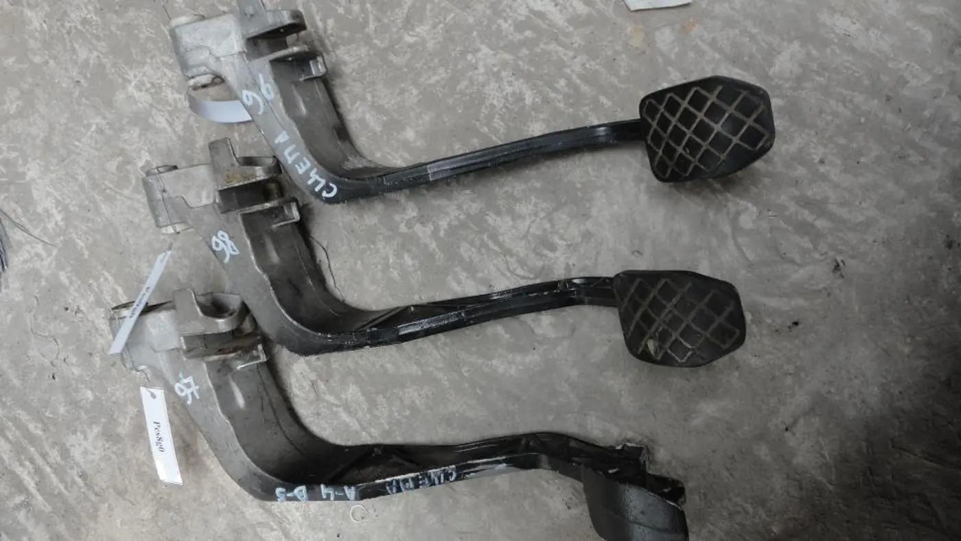Педаль сцепления к Audi A4 1997
