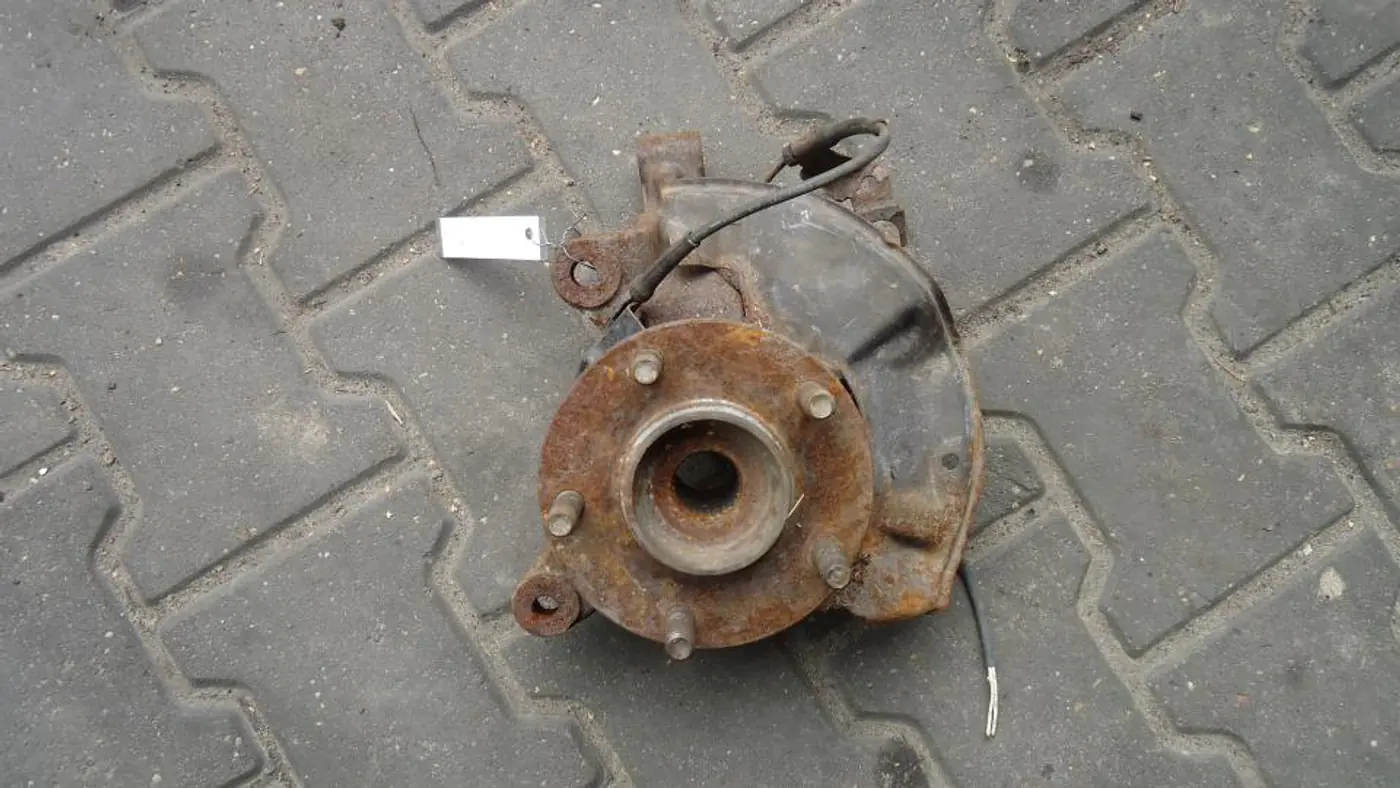 Ступица передняя левая к Mazda 626 1998
