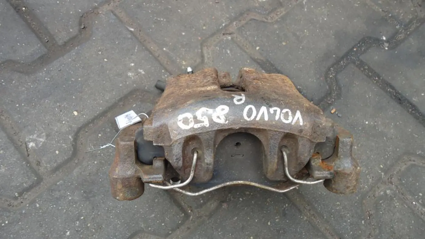 Суппорт передний правый к Volvo 850 1996