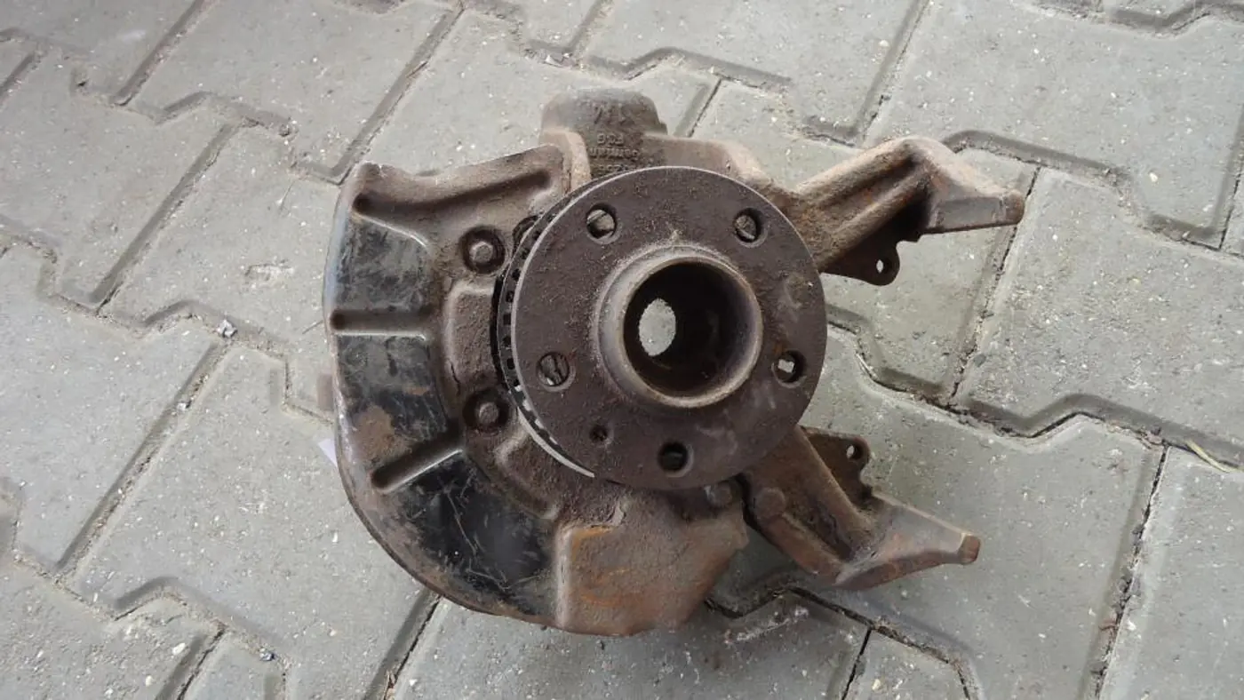 Ступица передняя правая к Skoda Octavia 2000