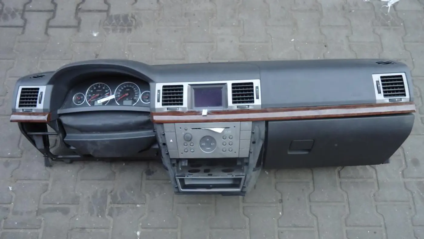 Панель передняя салона (торпедо) к Opel Signum 2004