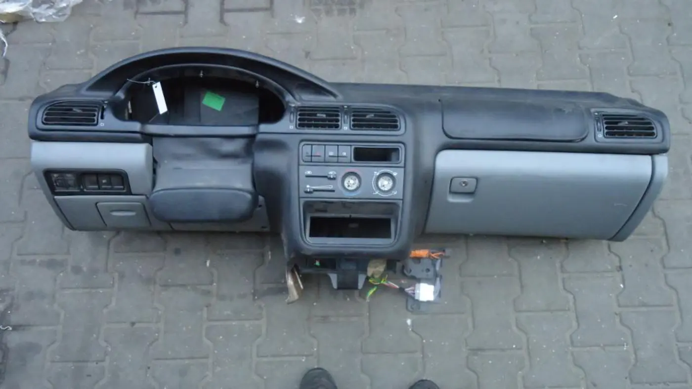 Панель передняя салона (торпедо) к Peugeot 406 1996