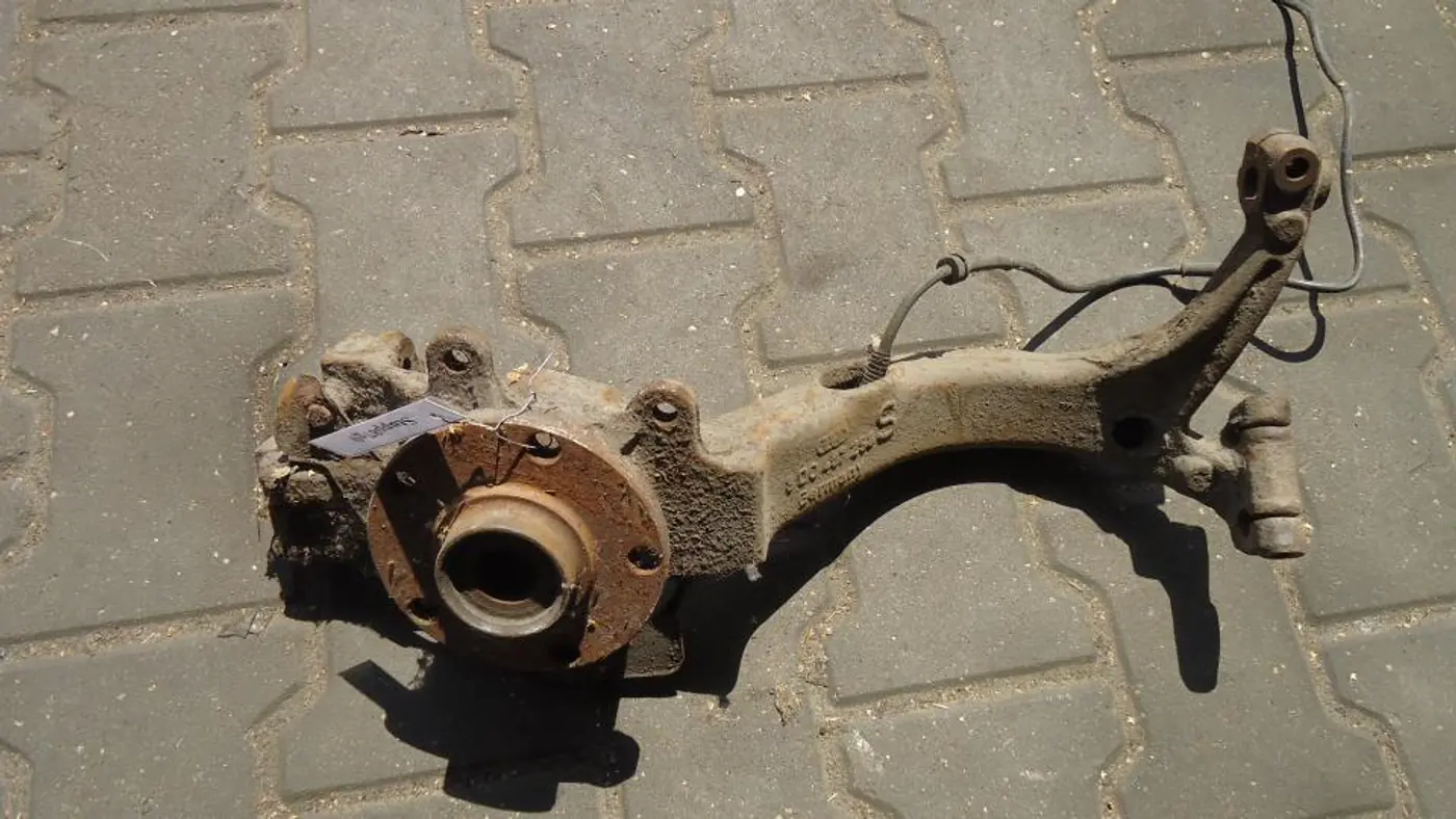 Ступица передняя правая к Audi A4 1998