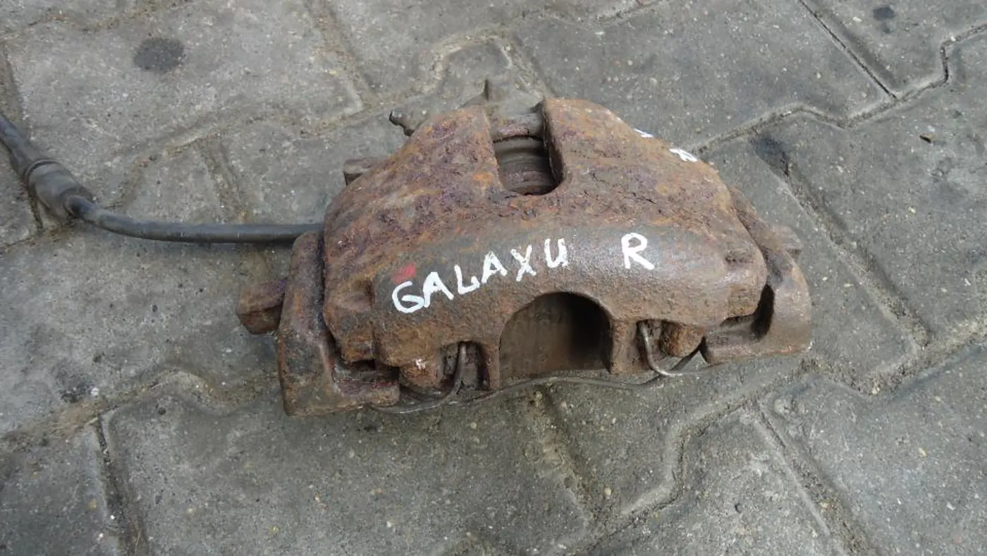 Суппорт передний правый к Ford Galaxy 1998