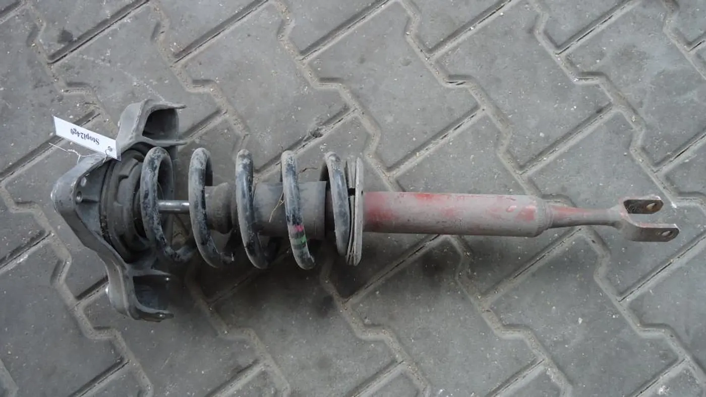 Стойка передняя левая к Audi A4 2003