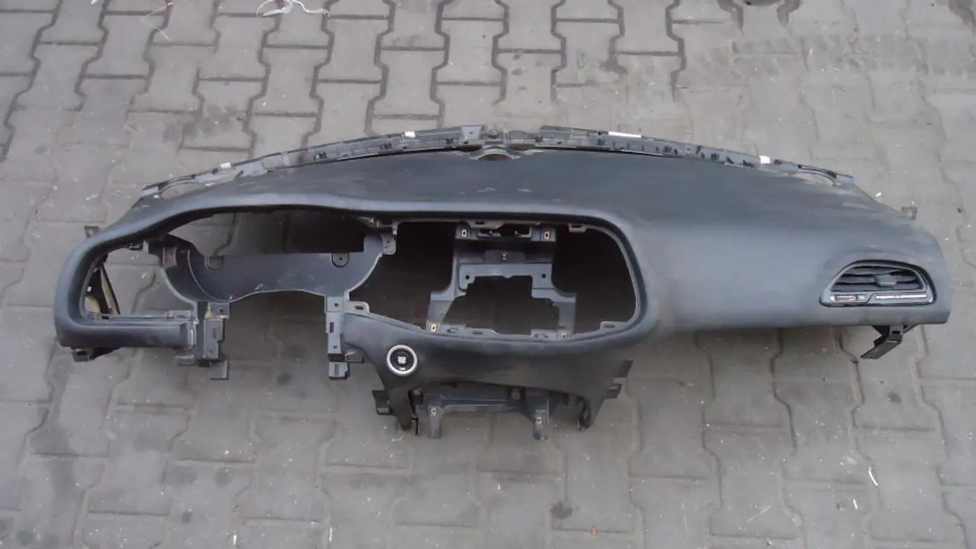 Панель передняя салона (торпедо) к Dodge Challenger 2016