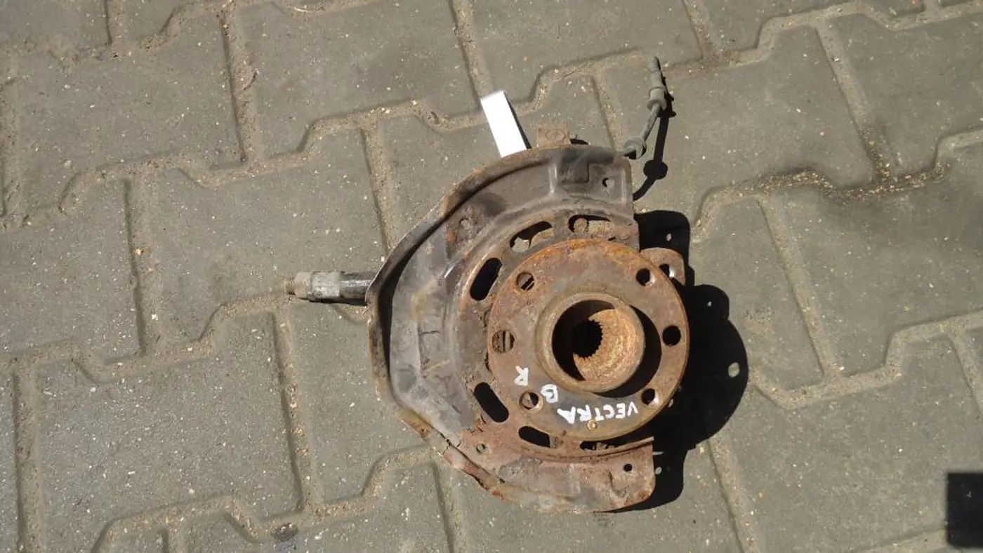 Ступица передняя правая к Opel Vectra 1998