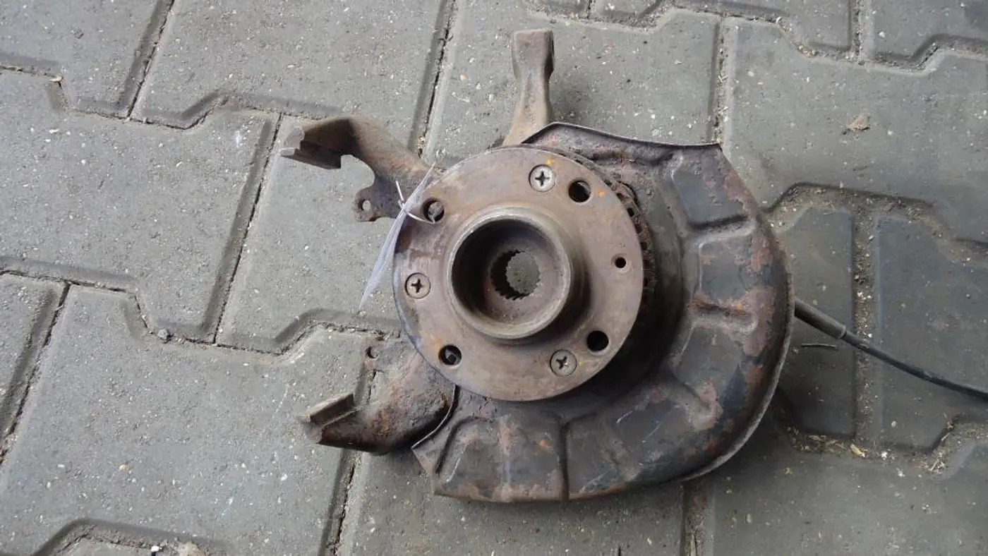 Ступица передняя левая к SEAT Toledo 1994