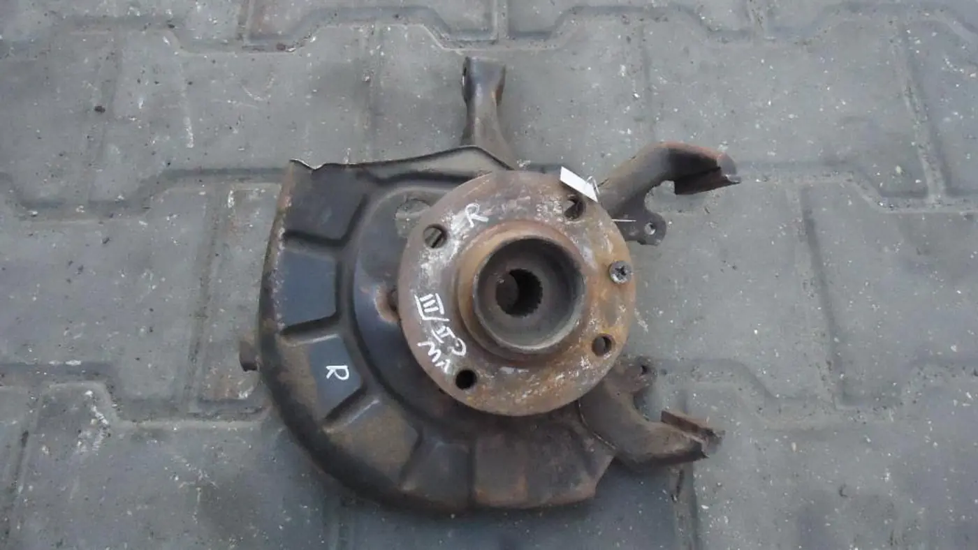 Ступица передняя правая к SEAT Cordoba 1993