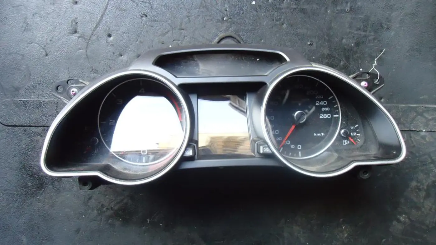 Щиток приборов (приборная панель) к Audi A5 2011