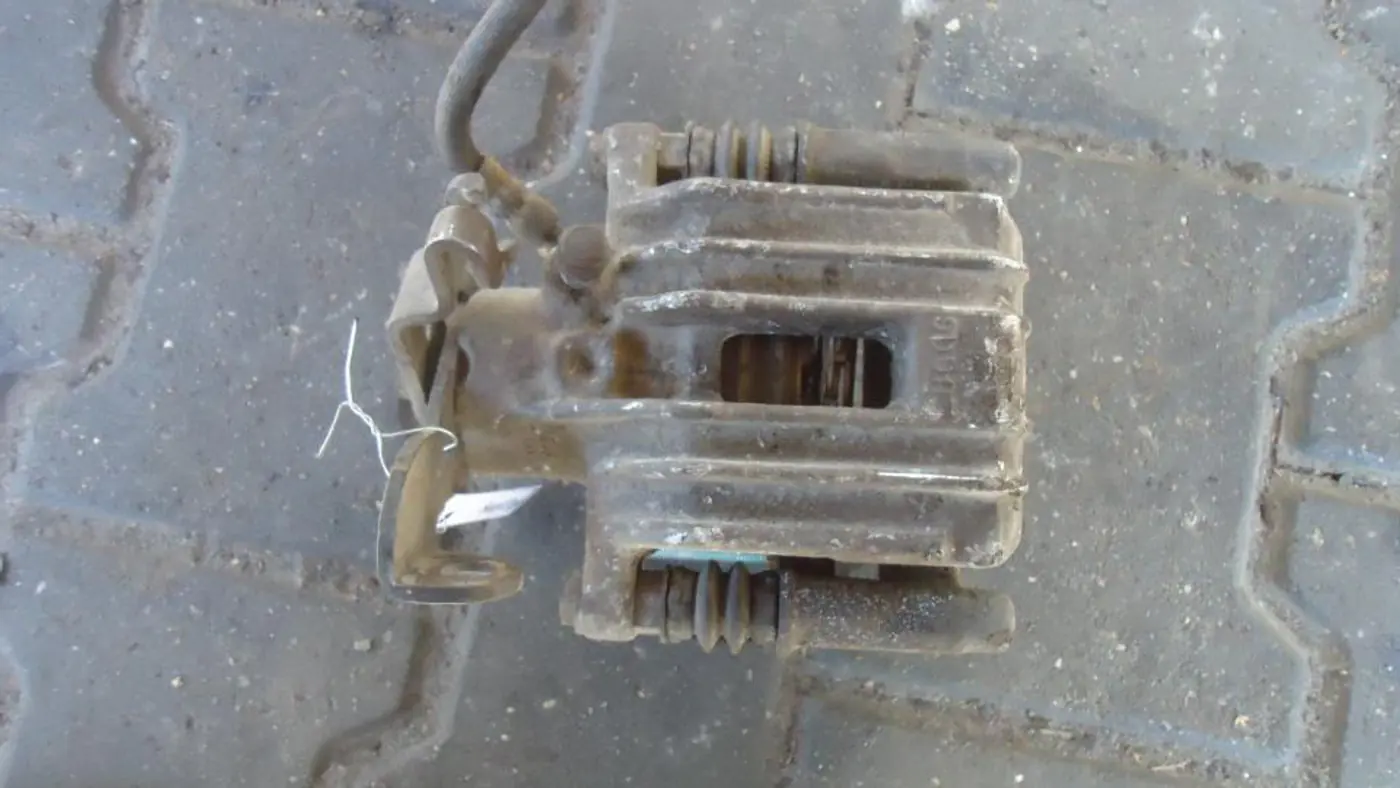 Суппорт задний правый к Audi A4 2003