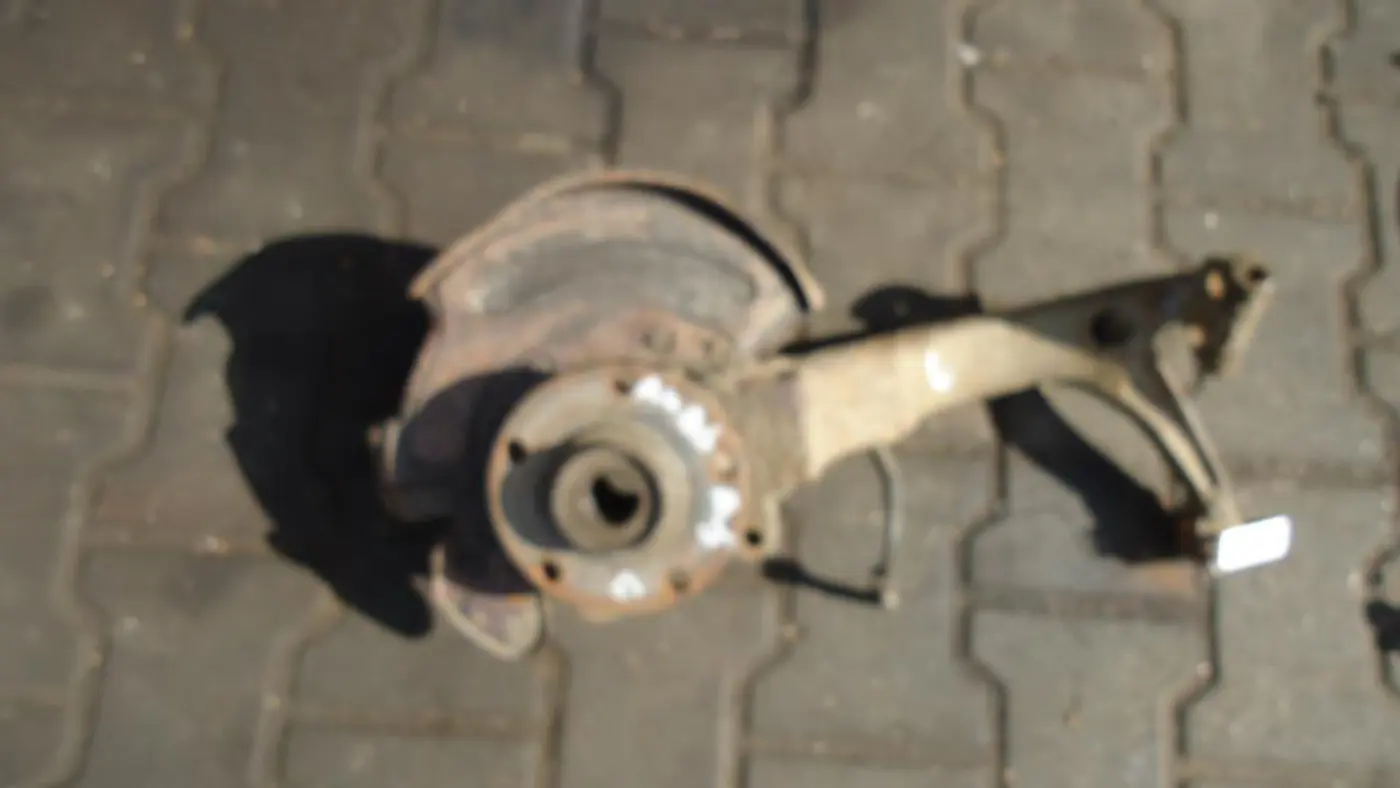 Ступица передняя левая к Audi A4 1998