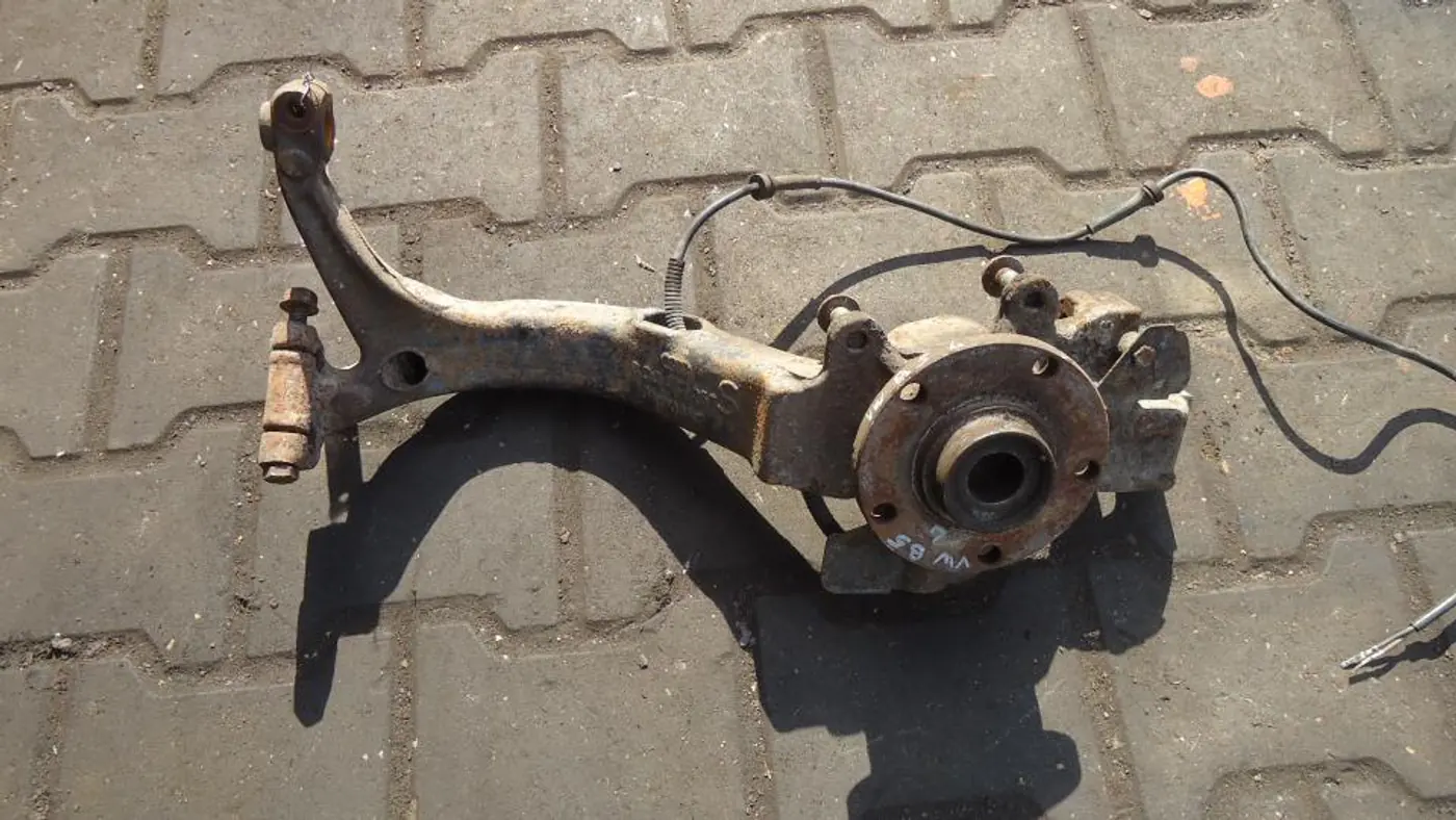 Ступица передняя левая к Audi A4 1999