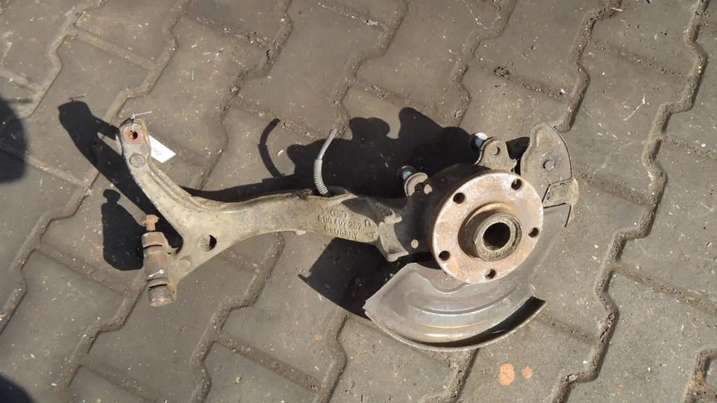 Ступица передняя левая к Audi A6 1998