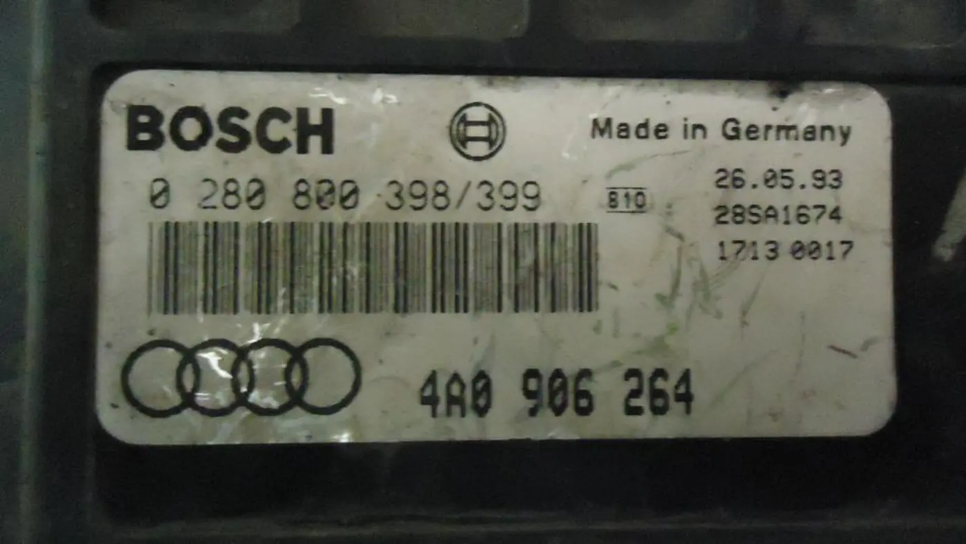 Блок управления двигателем к Audi 100 1993