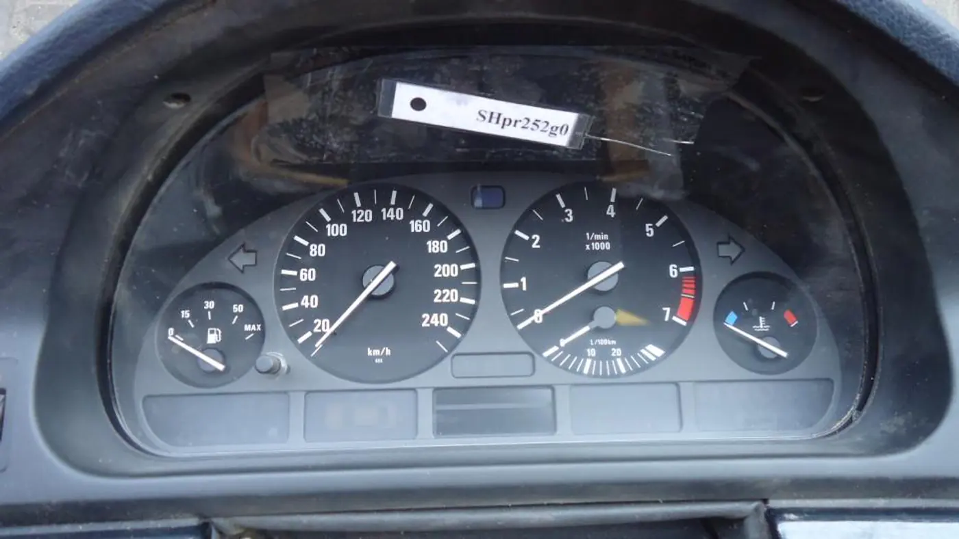 Щиток приборов (приборная панель) к BMW 5 1997
