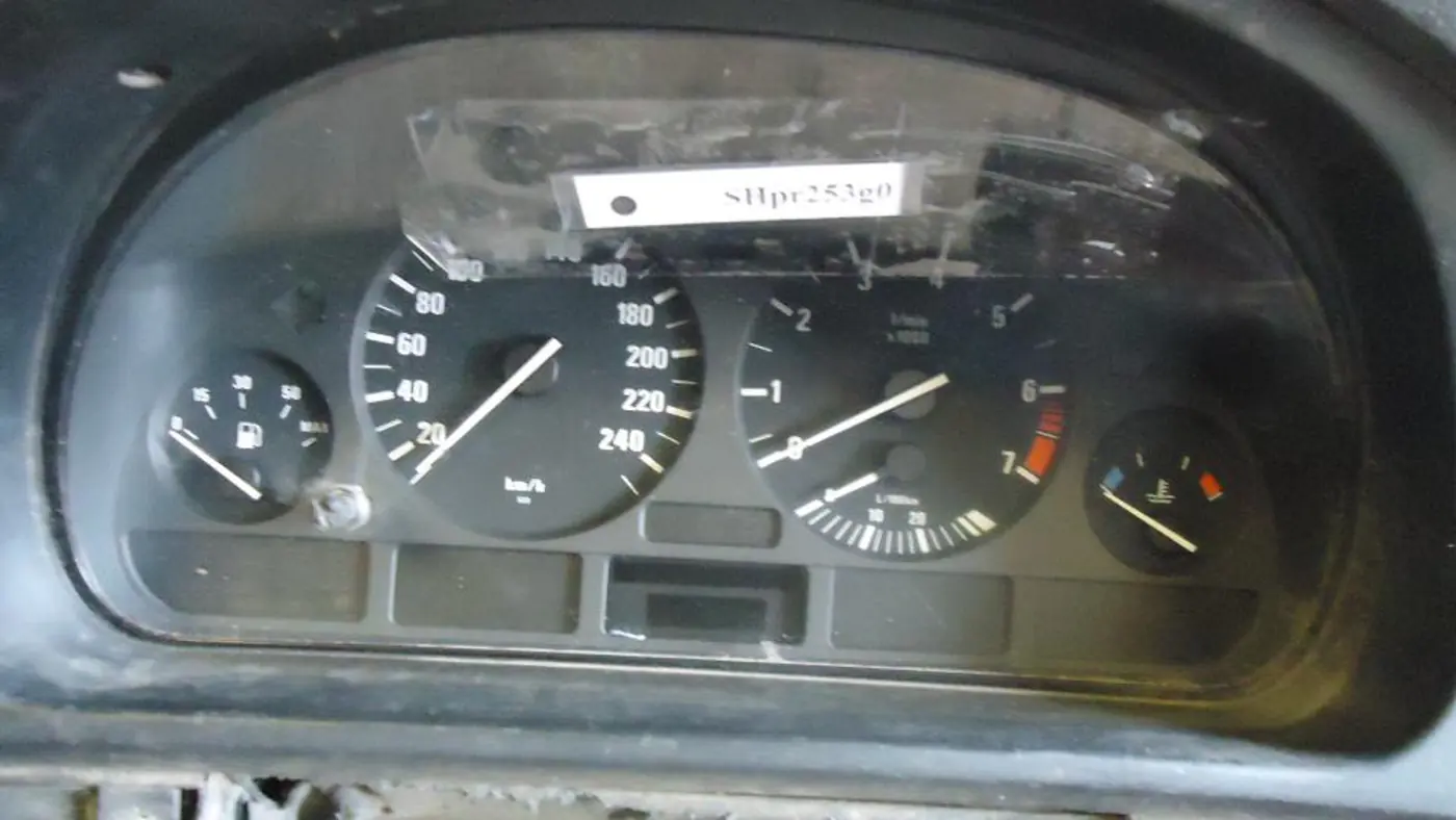 Щиток приборов (приборная панель) к BMW 5 1997