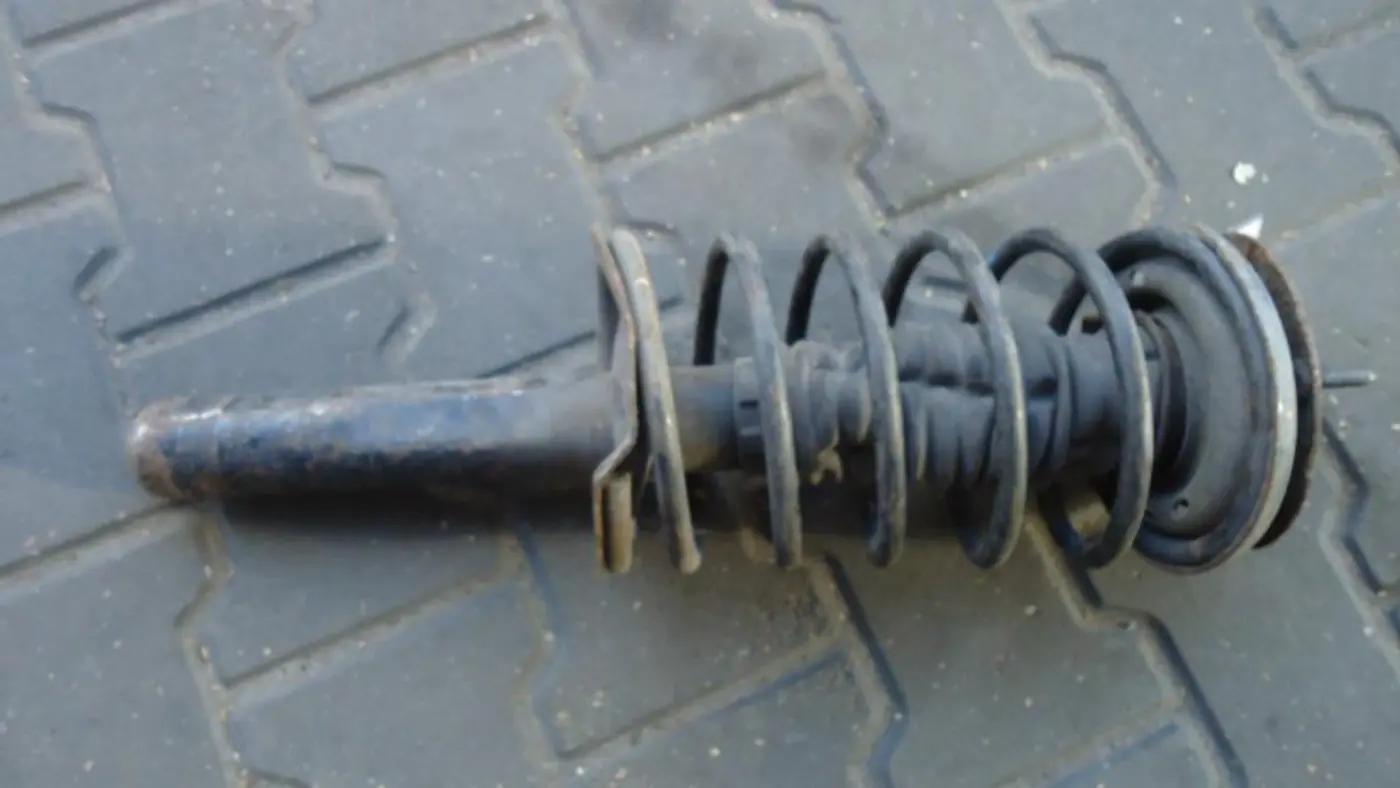 Стойка передняя правая к Peugeot 405 1992
