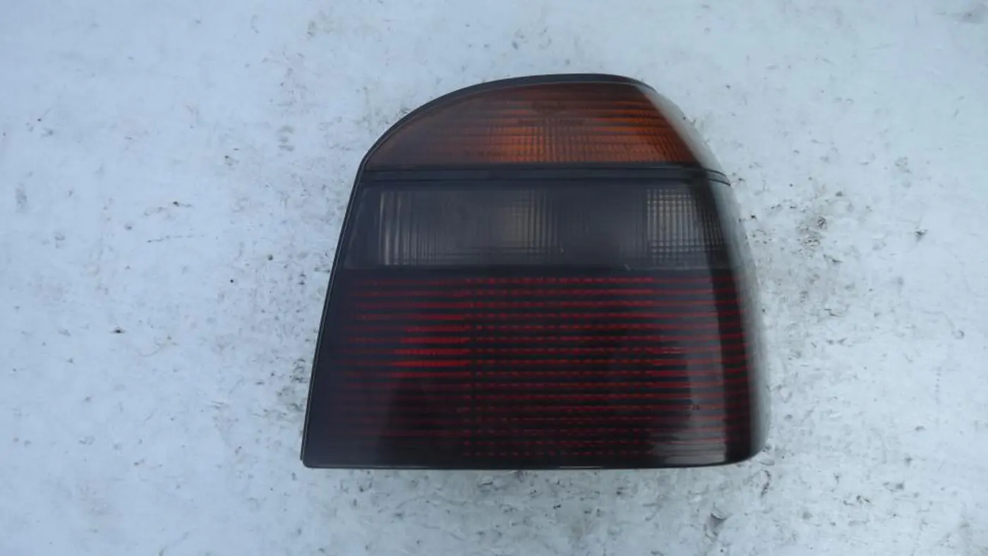 Фонарь задний правый к Volkswagen Golf 1995
