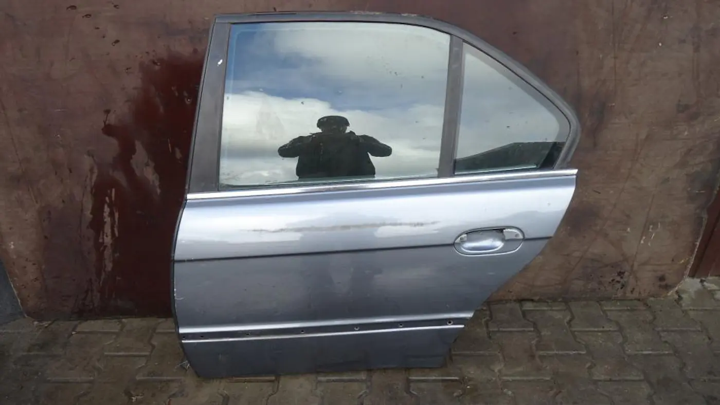 Дверь задняя левая к BMW 7 series 1995