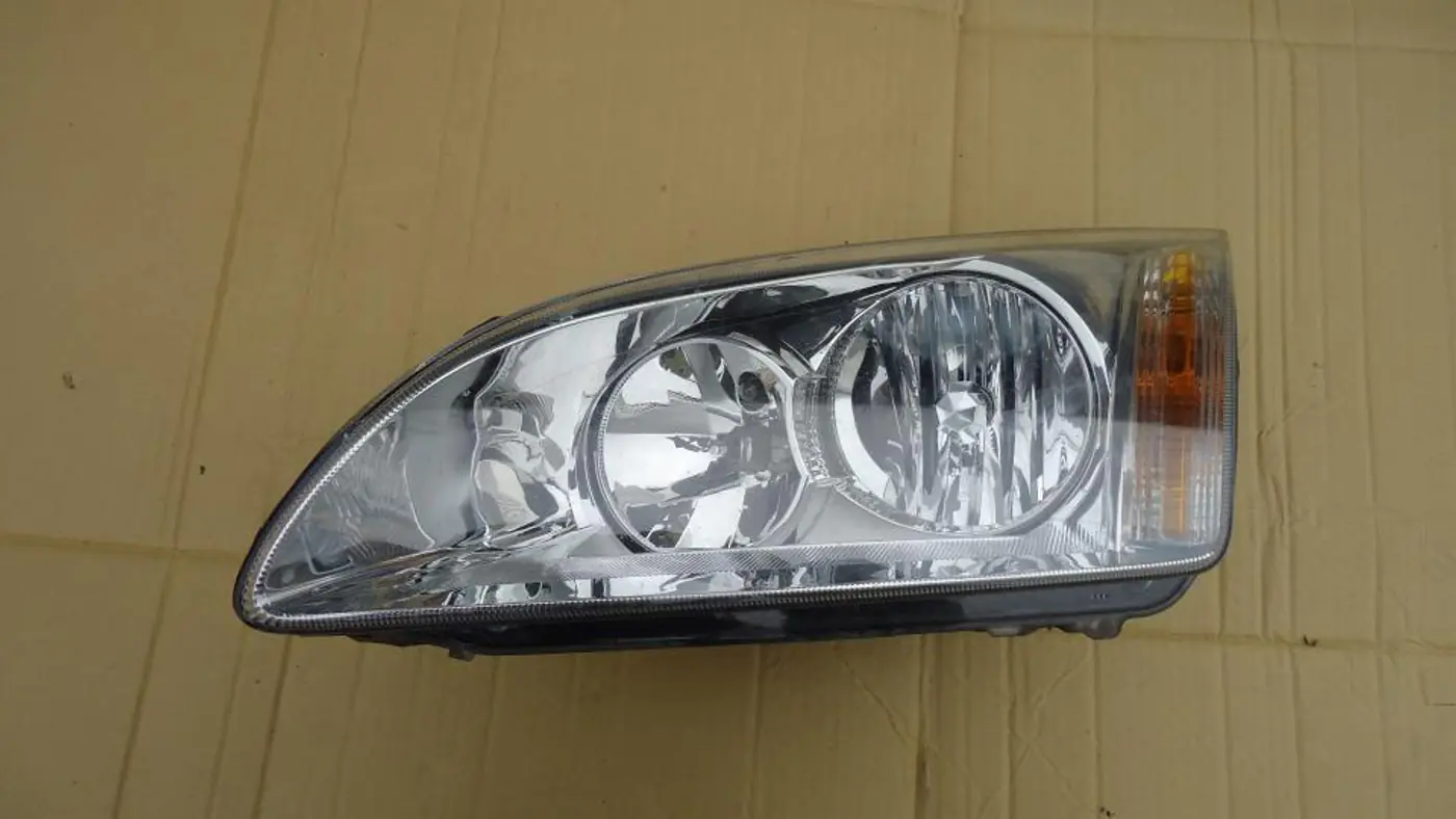 Фара левая к Ford Focus 2006