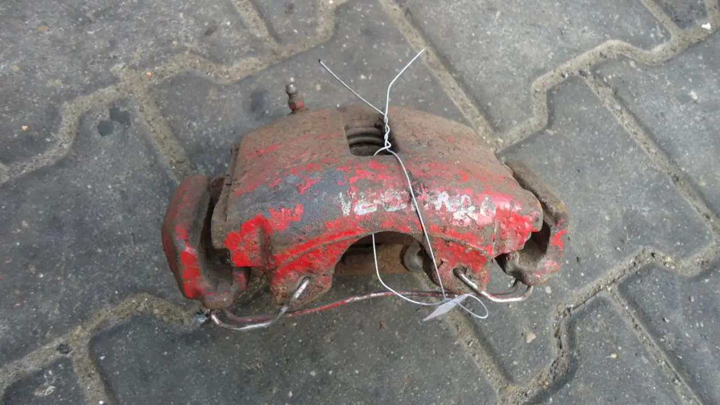 Суппорт передний правый к Opel Vectra 1998