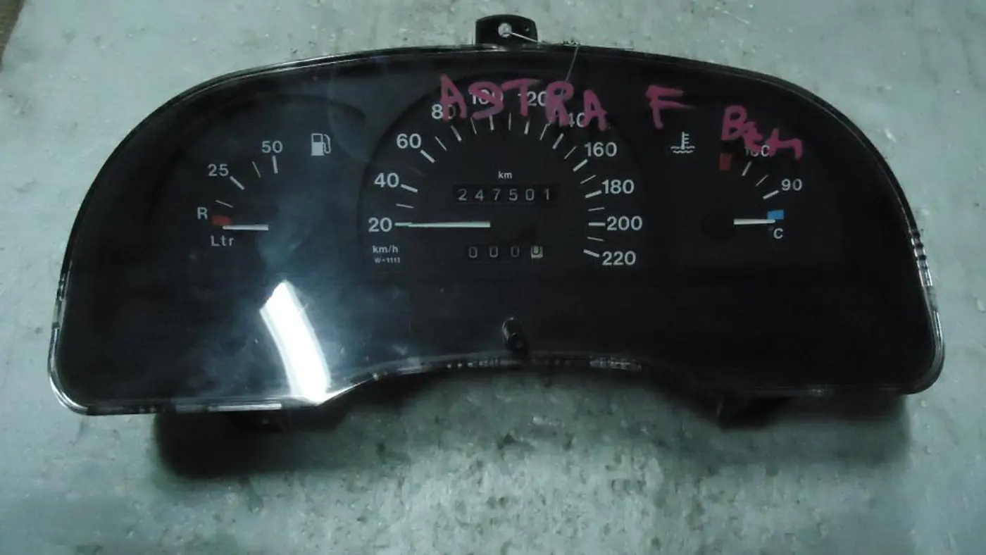 Щиток приборов (приборная панель) к Opel Astra 1994