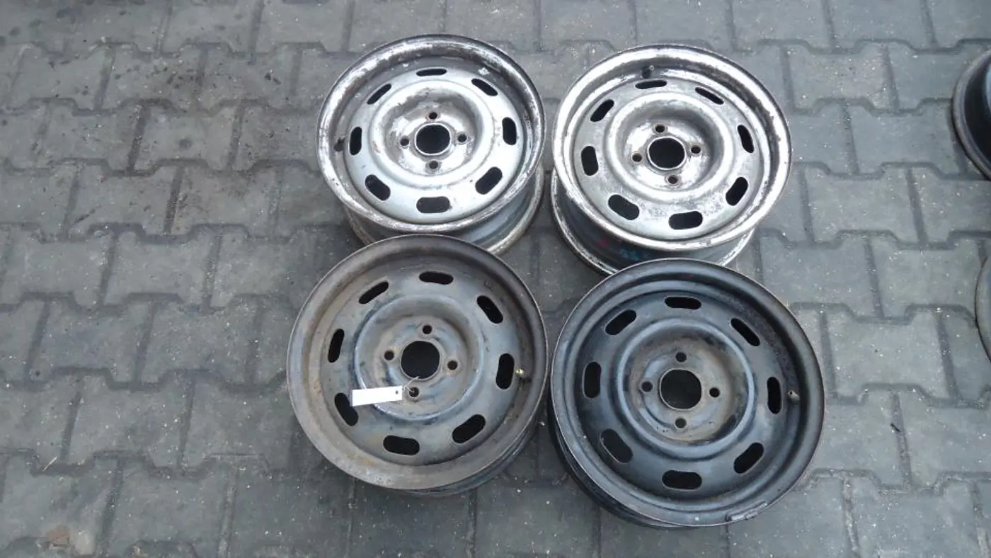 Диск штампованный к Nissan Almera 1995