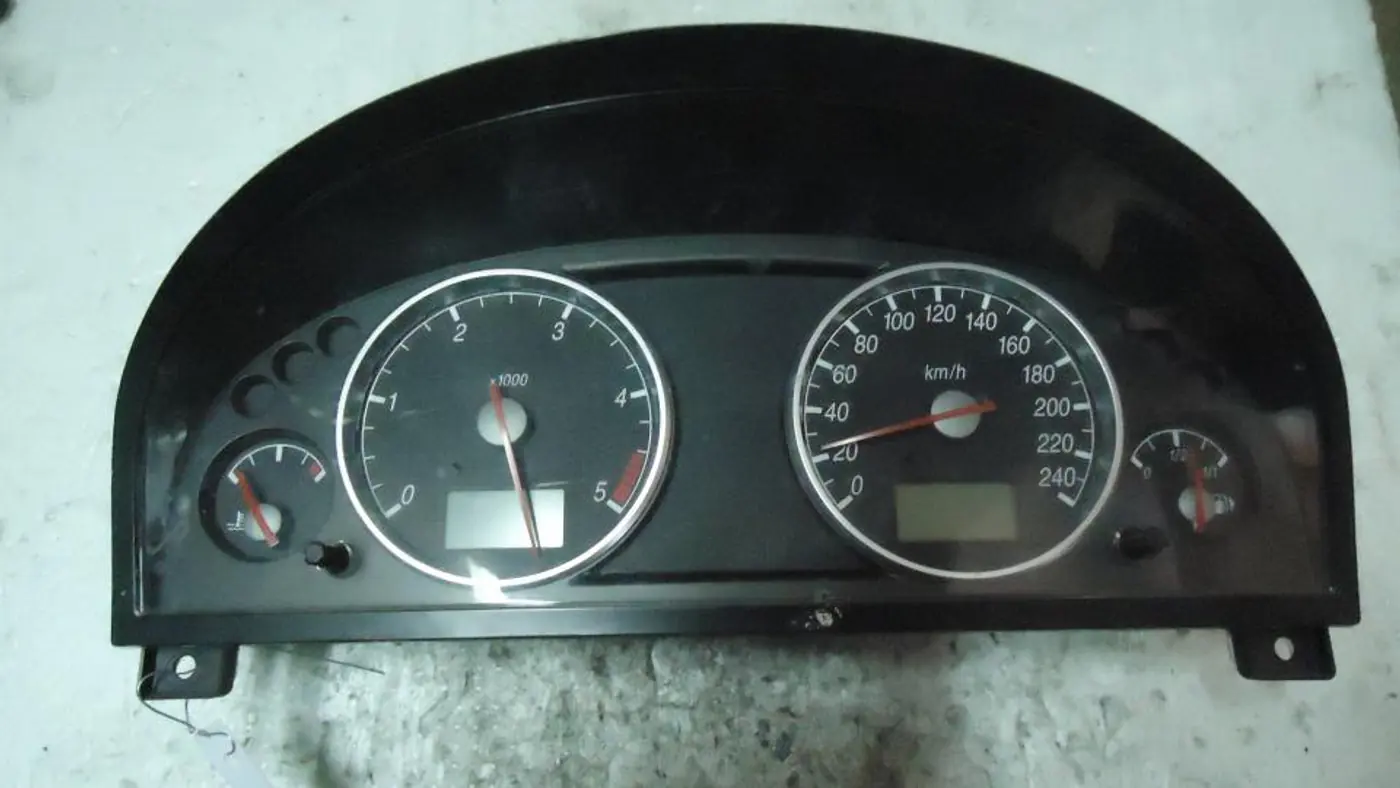 Щиток приборов (приборная панель) к Ford Mondeo 2002