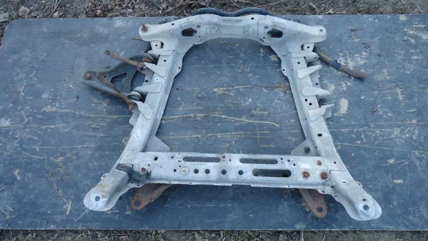 Балка подвески передняя (подрамник) к Renault Scenic 2000