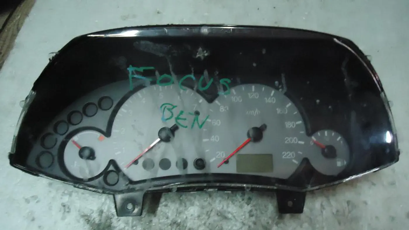 Щиток приборов (приборная панель) к Ford Focus 1998