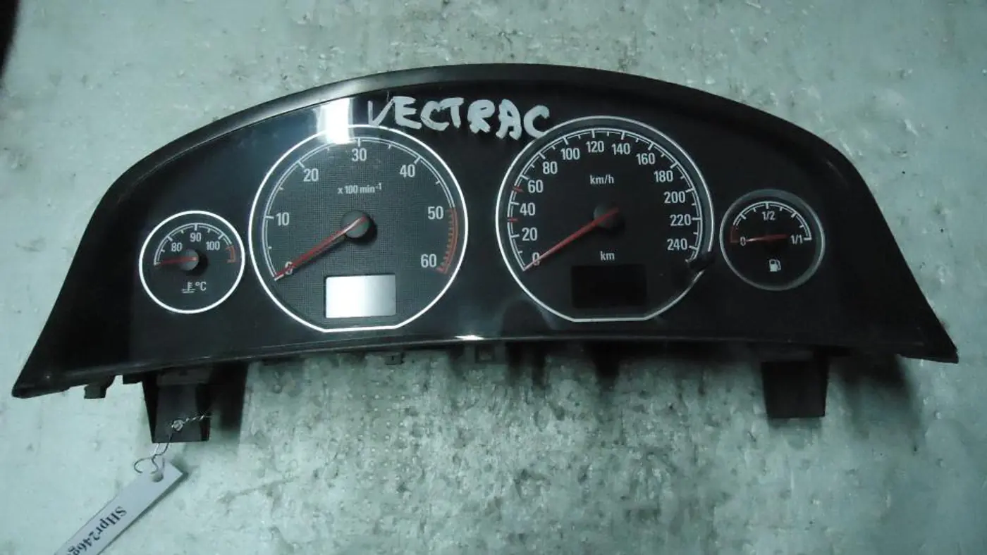 Щиток приборов (приборная панель) к Opel Vectra 2004