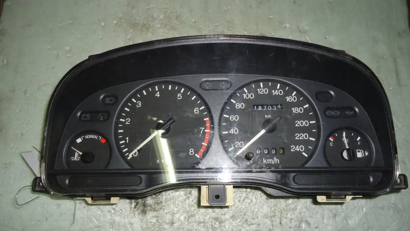 Щиток приборов (приборная панель) к Ford Mondeo 1994