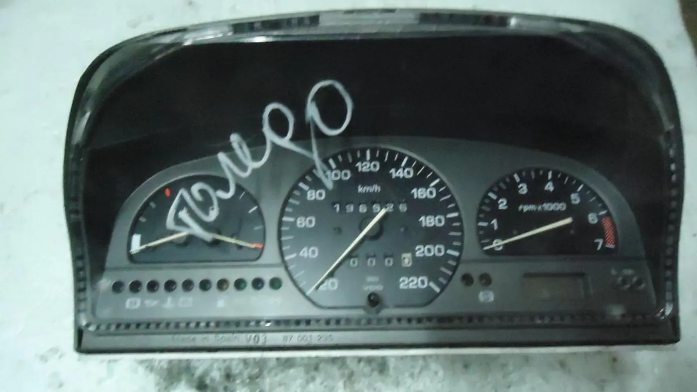 Щиток приборов (приборная панель) к SEAT Toledo 1996