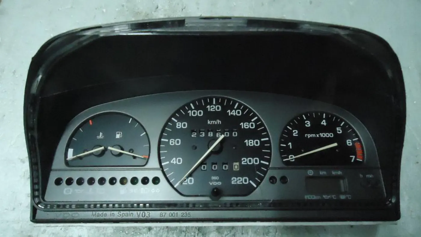 Щиток приборов (приборная панель) к SEAT Toledo 1997
