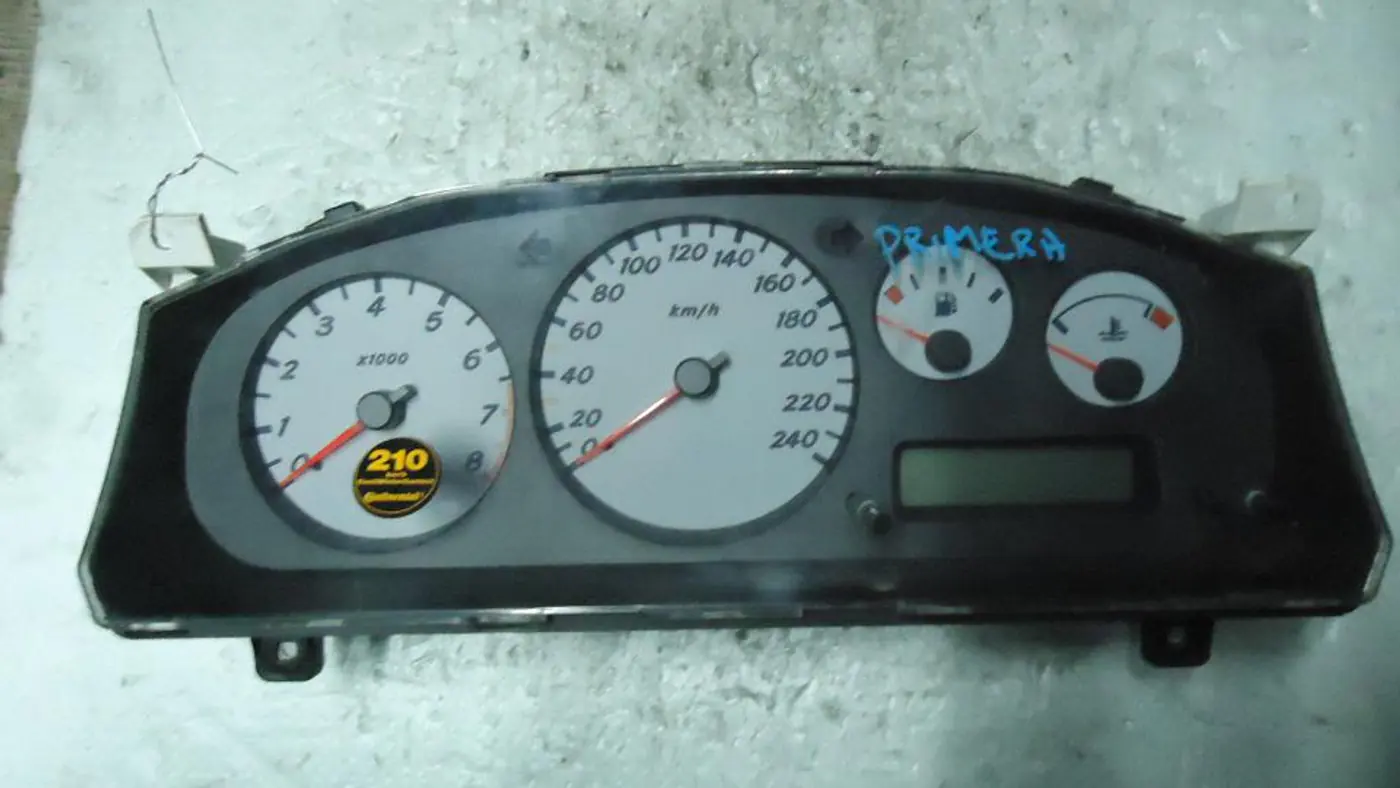 Щиток приборов (приборная панель) к Nissan Primera 1998