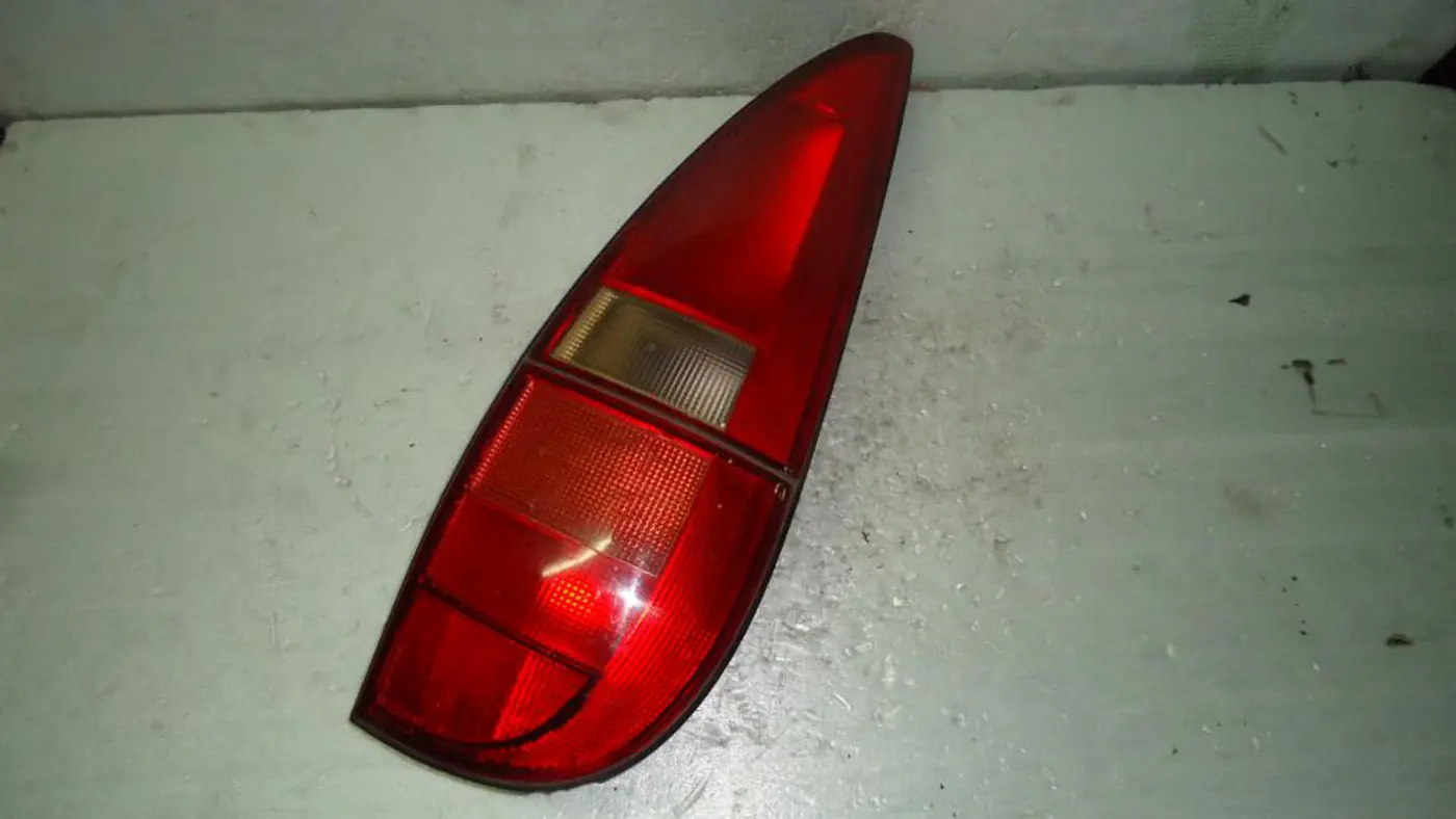 Фонарь задний правый к Renault Laguna 1998