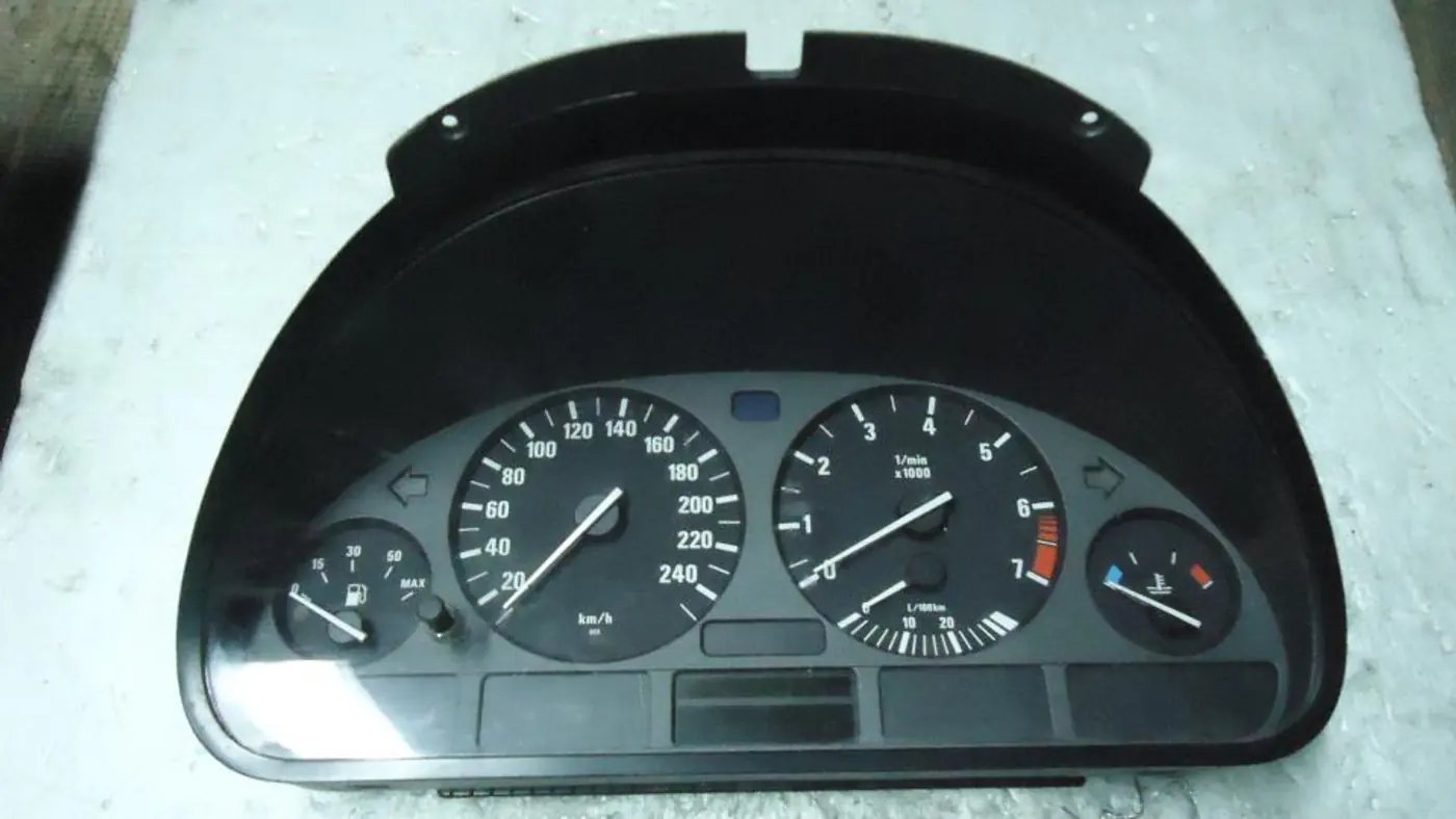 Щиток приборов (приборная панель) к BMW 5 1998