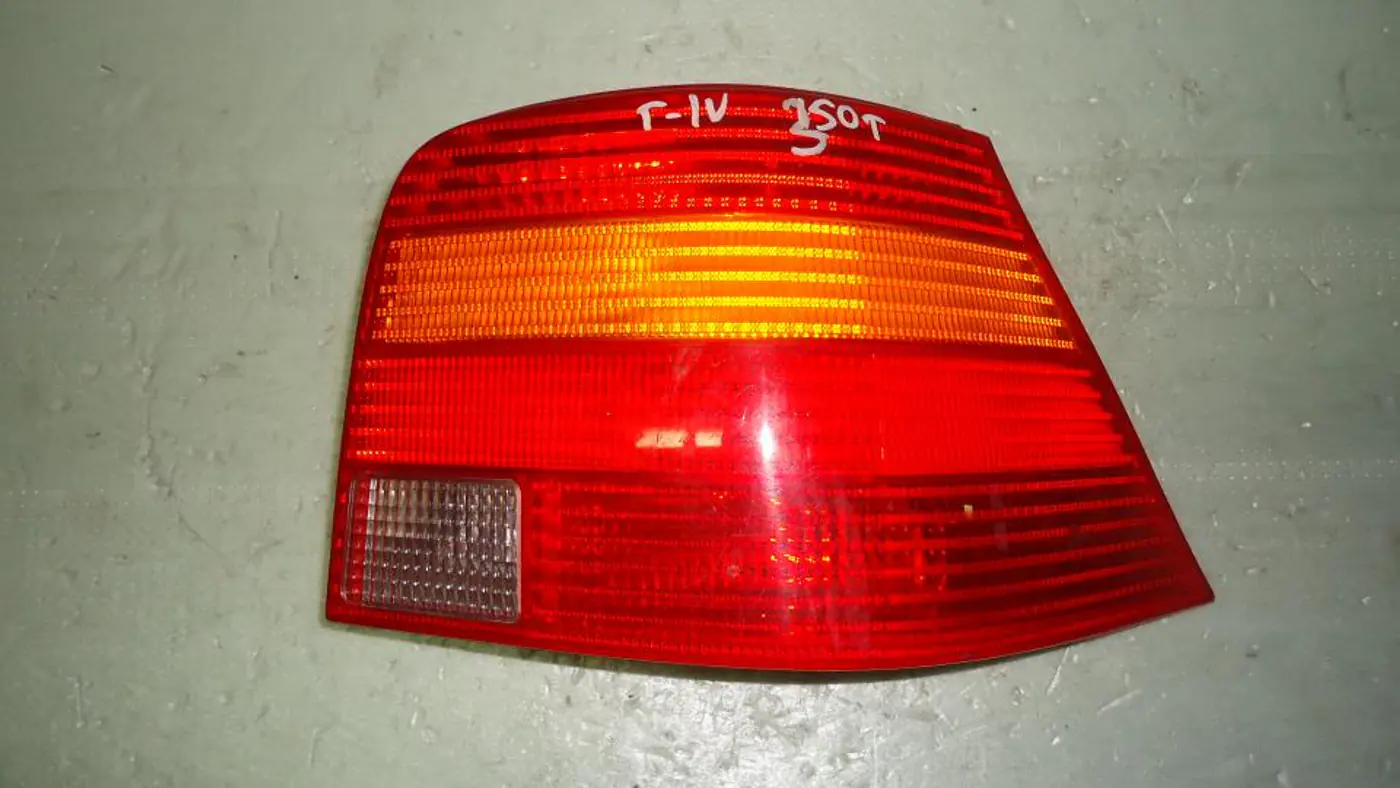 Фонарь задний правый к Volkswagen Golf 1999