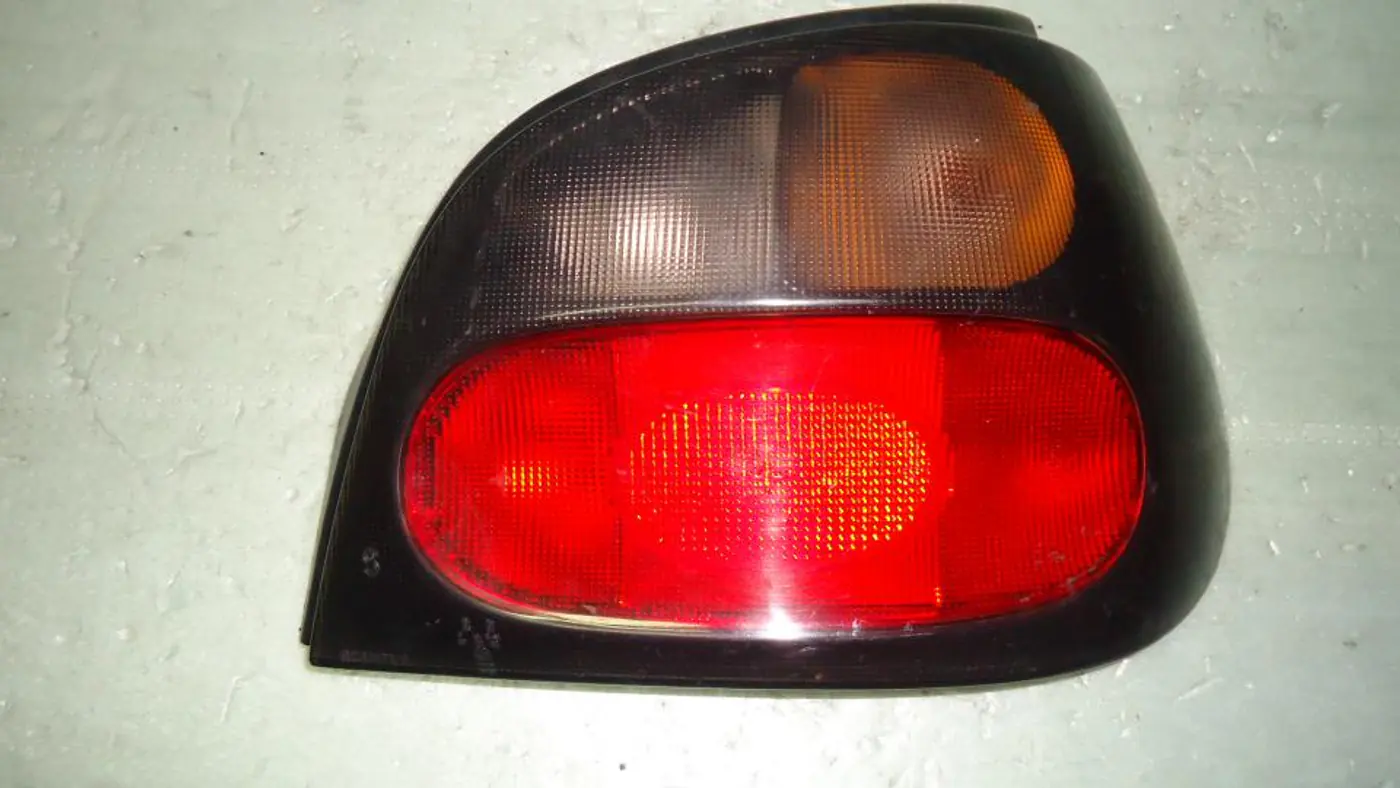 Фонарь задний правый к Renault Megane 1997
