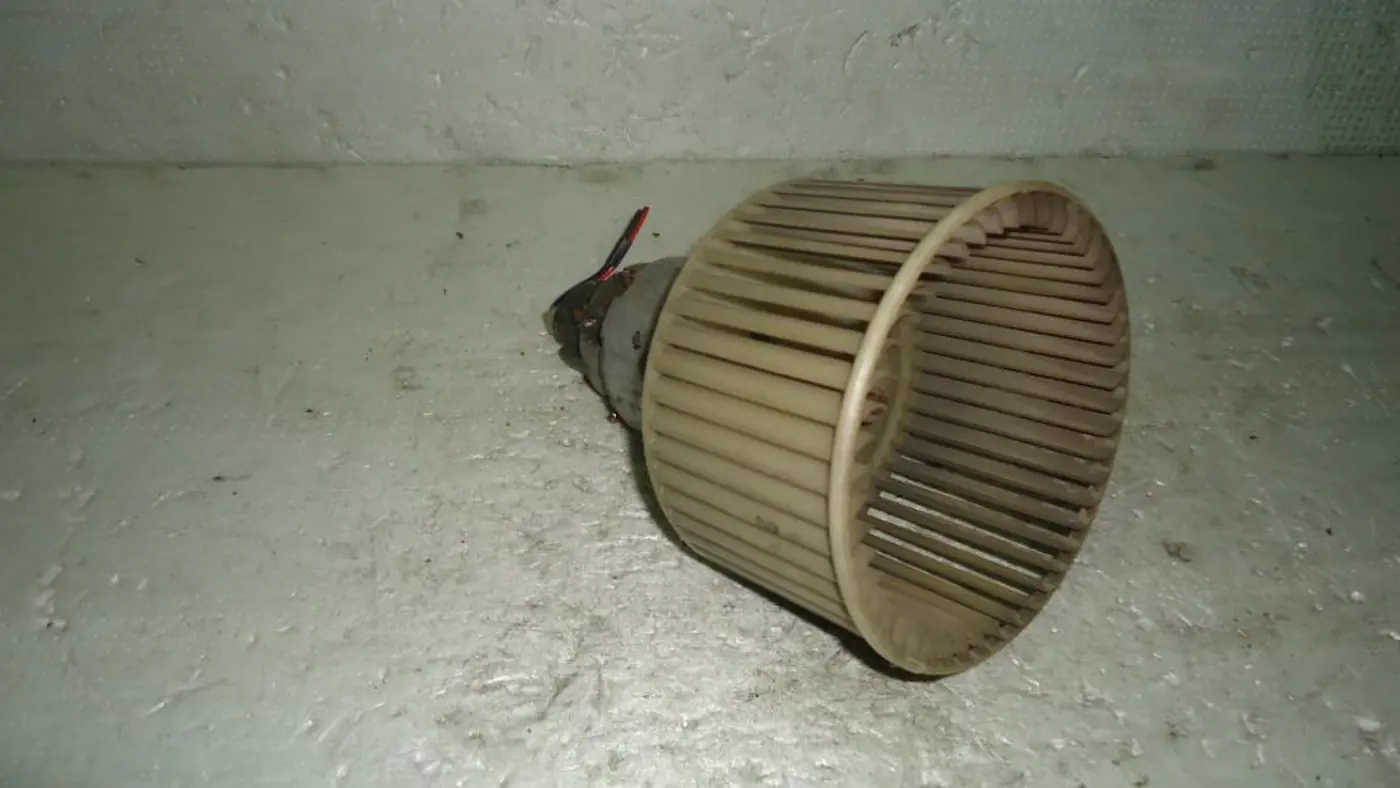 Моторчик печки к Audi 200 1988