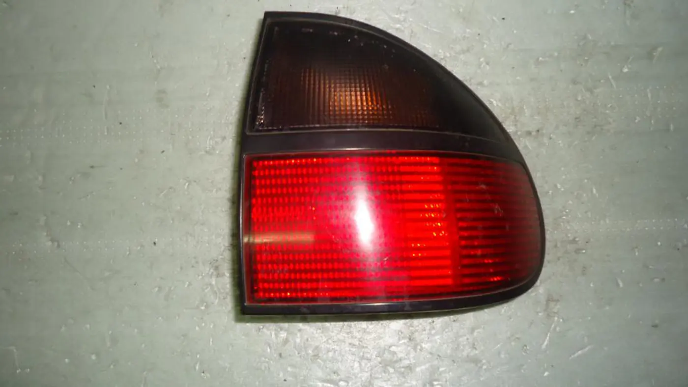 Фонарь задний правый к Renault Laguna 1995