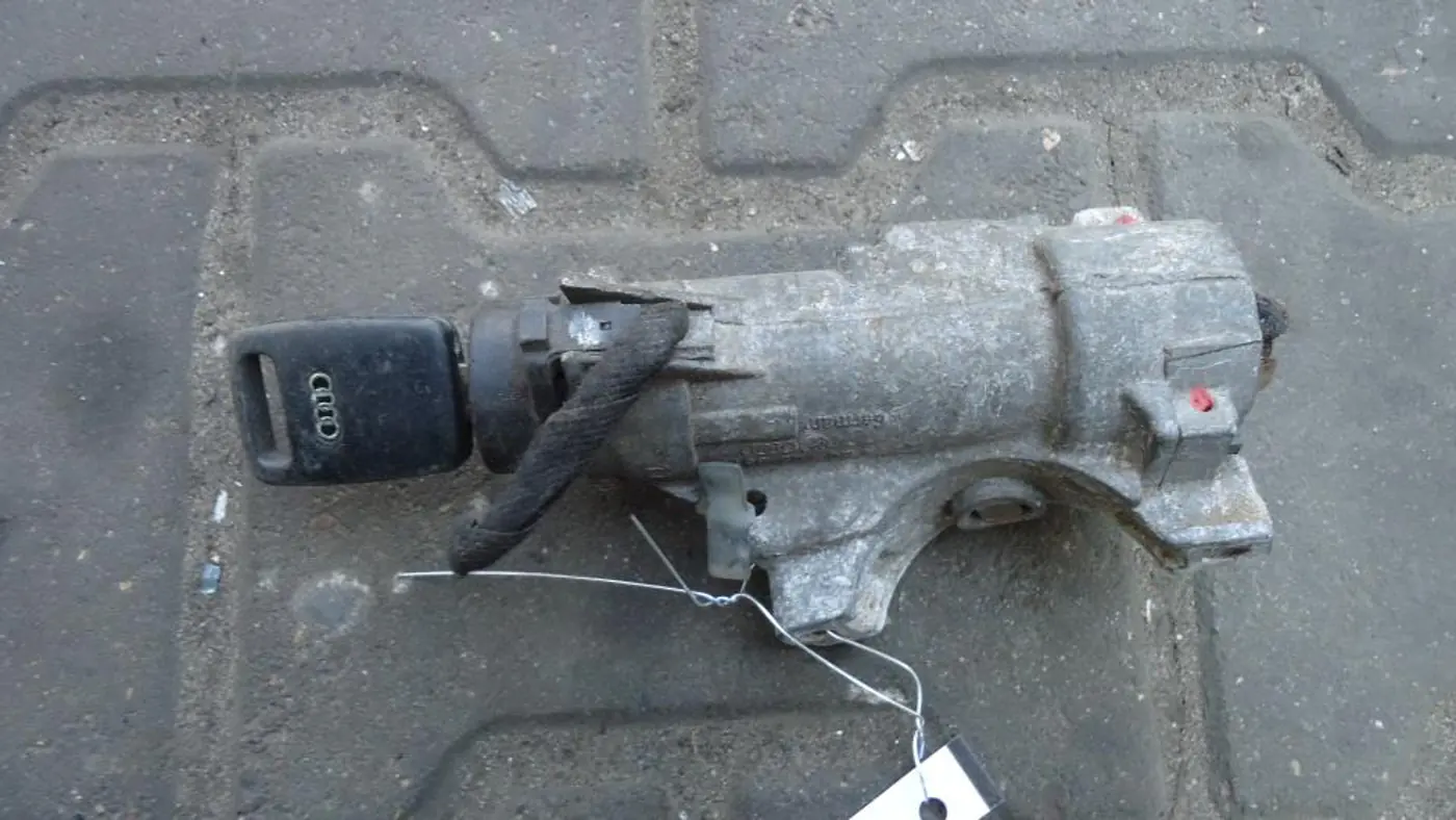 Замок зажигания к Audi A6 1997