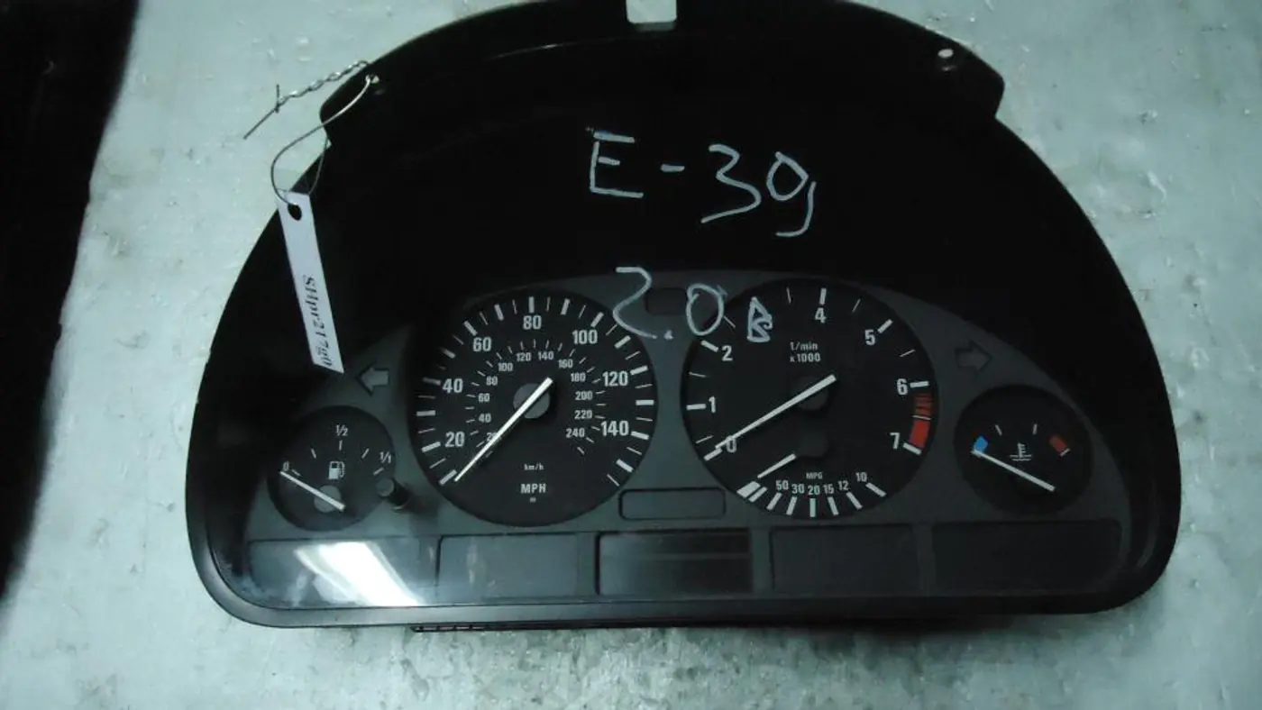 Щиток приборов (приборная панель) к BMW 5 1997