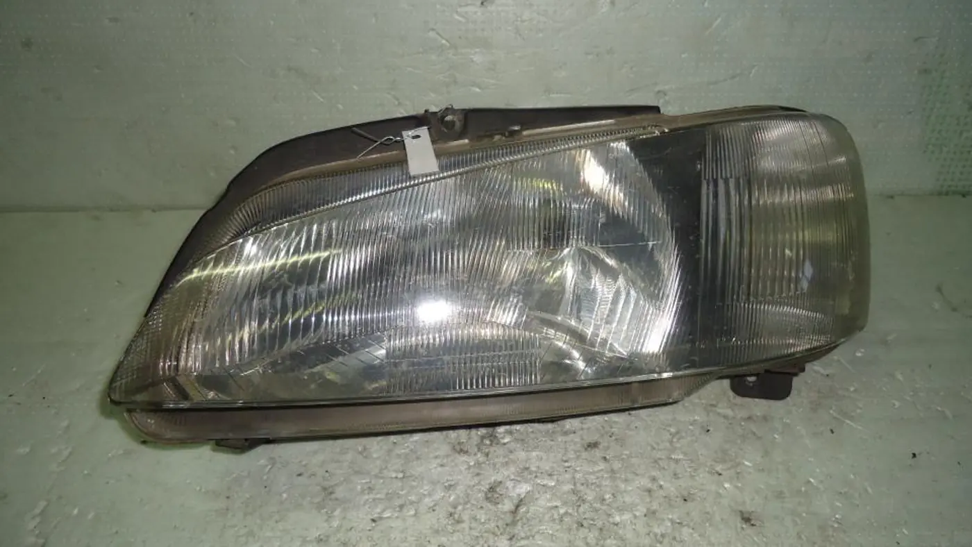 Фара левая к Peugeot 106 2003