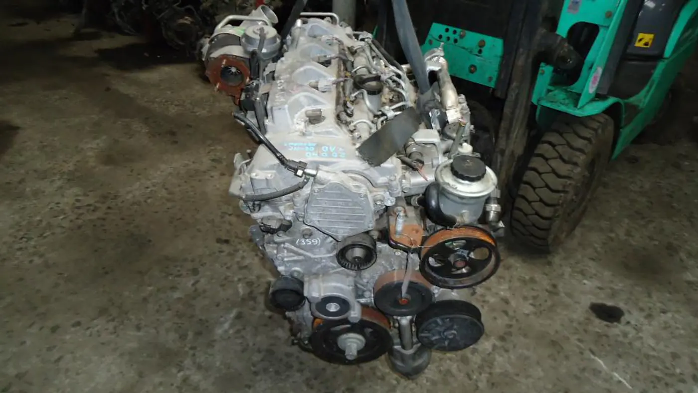 Двигатель к Toyota Verso 2009