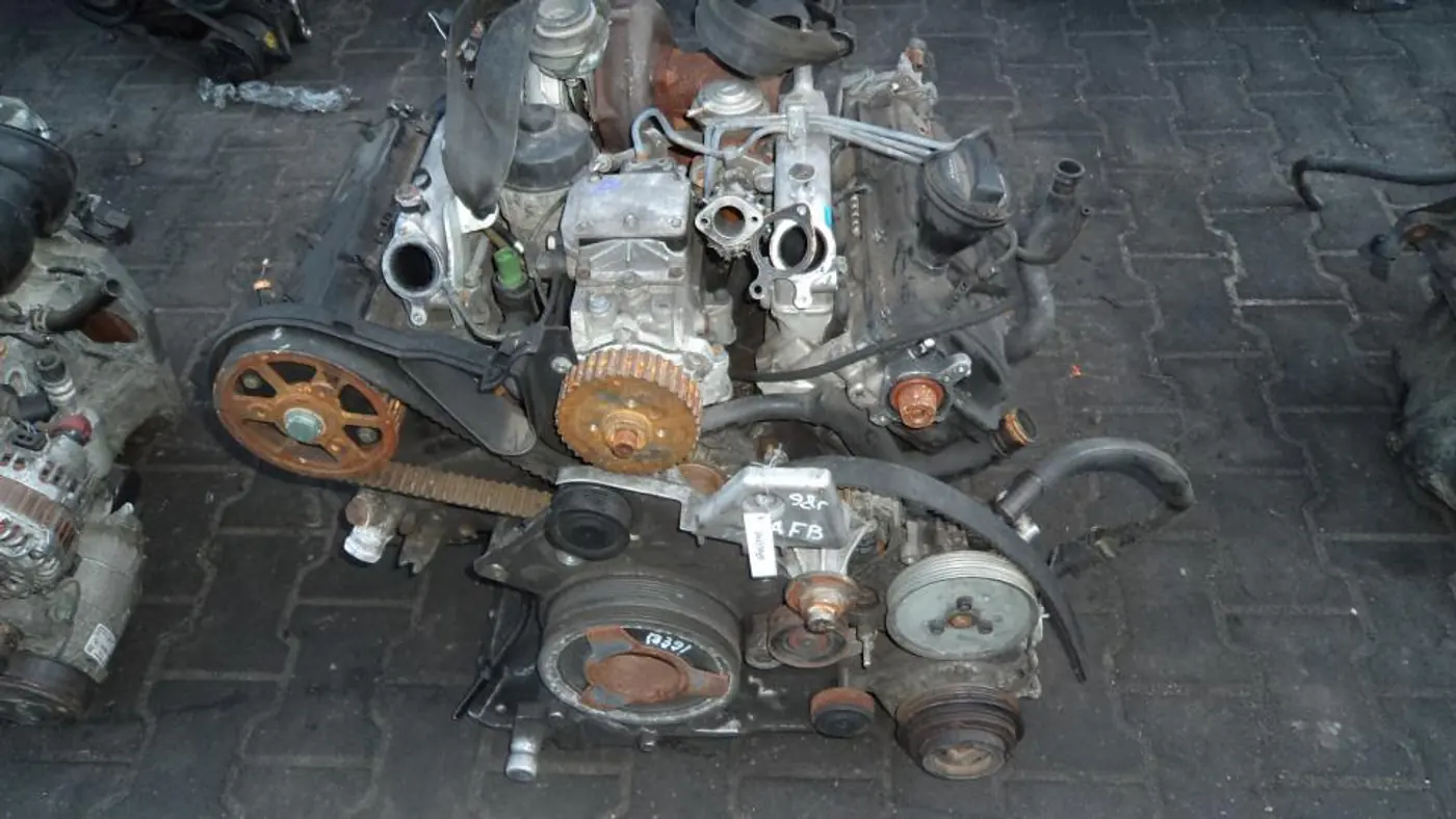 Двигатель к Audi A4 1998