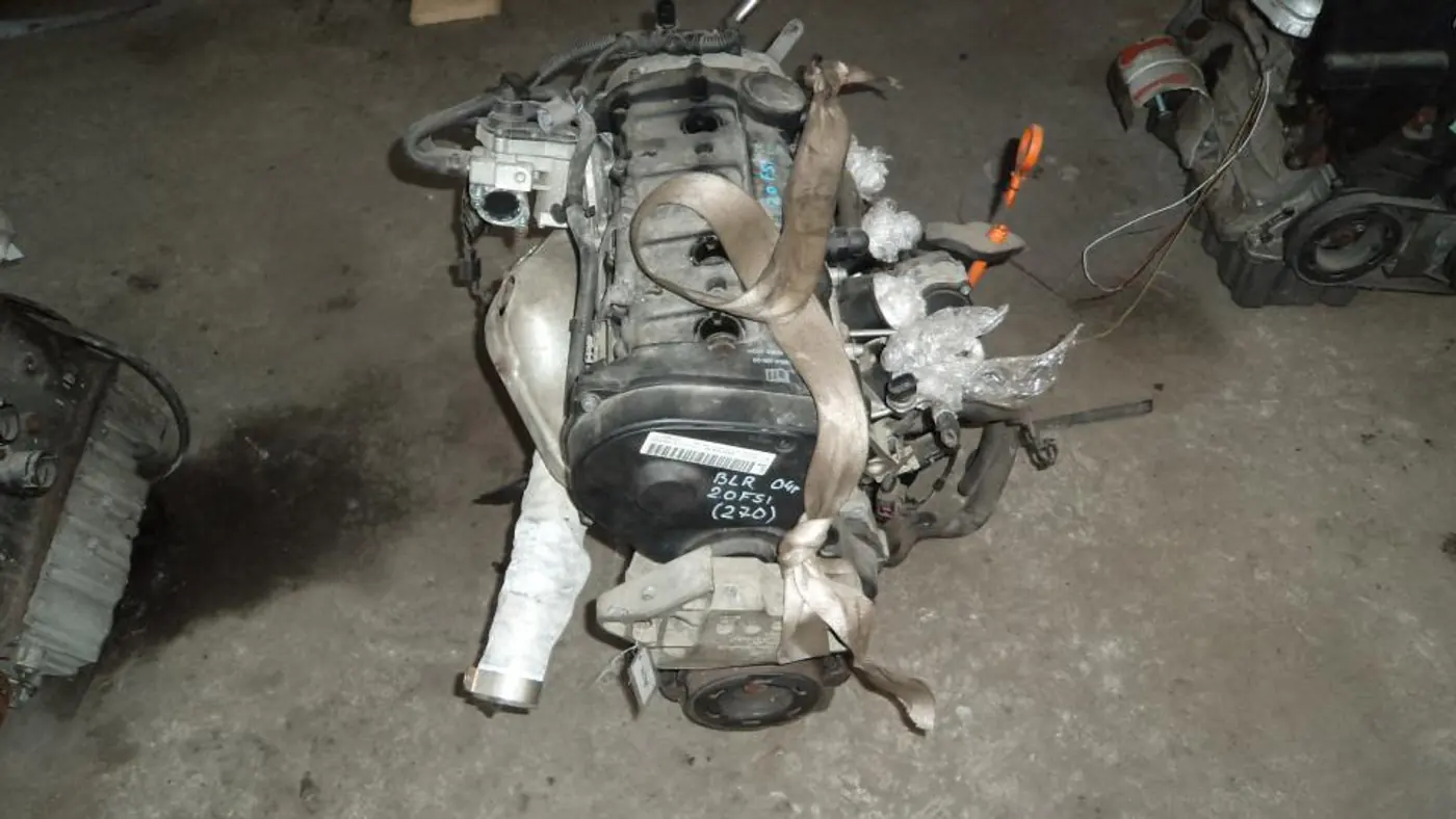 Двигатель к Volkswagen Passat 2004