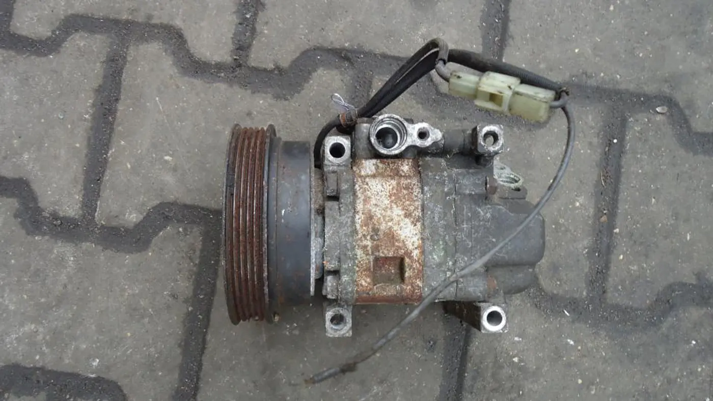 Компрессор кондиционера к Mazda 626 1999